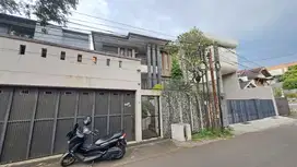 Dijual rumah di lokasi strategis Babakan jeruk Pasteur Bandung
