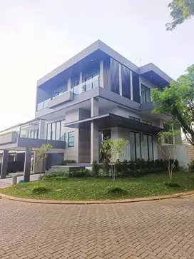 Dijuall Rumah Baru Mewah Hadap Selatan Timur di Green Cove BSD City