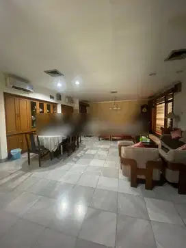 Rumah 2 Lantai Bagus SHM di Jalan Cikatomas, Jakarta Selatan