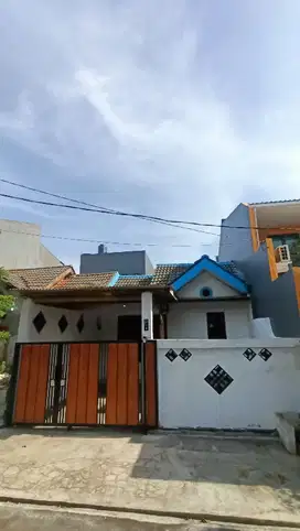 Disewakan rumah di komplek Alvita, Sawah lama, Ciputat, Tangsel