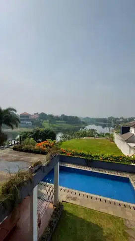Rumah Mewah di Kota Baru Parahyangan, ada Kolam Renang Outdoor