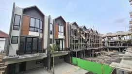 RUMAH MEWAH DIJUAL MURAH DALAM CLUSTER LOKASI STRATEGIS JAGAKARSA