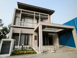 Rumah mewah konsep villa cluster Menteng Village Gading Serpong