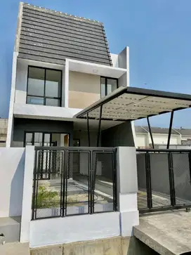Rumah modern 2 lantai di bekasi , 2 menit ke stasiun