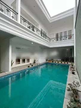 Rumah Bagus Semi Furnished SHM di Kemang, Jakarta Selatan