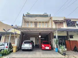 Dijual RUMAH 3 Lantai Row Jalan besar 3 mobil DI MEDANG LESTARI