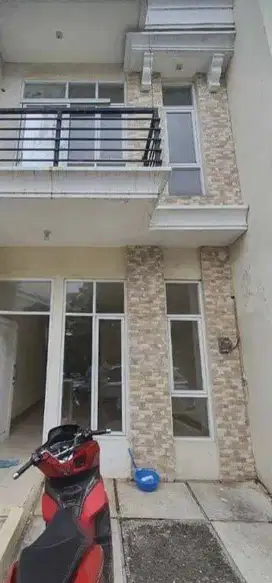 Rumah Murah 2 Lantai di Royal Palm Taman Surya Kalideres Jakarta Barat