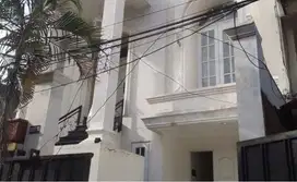 Disewakan rumah cantik siap huni dekat ke mall pondok indah