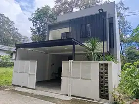 Rumah Modern Jalan Tajem Dekat Kampus Unriyo