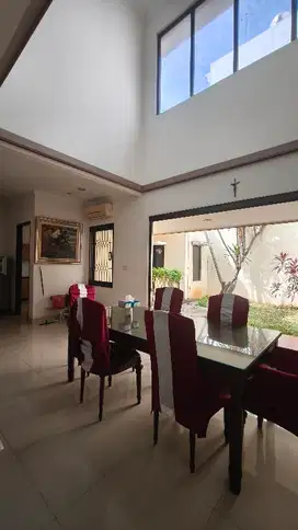 Rumah Asri di The SPRINGS Cluster Scarlet Gading Serpong