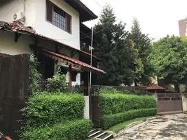 Rumah di Caringin Barat