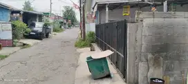 kontrakan 18 pintu.