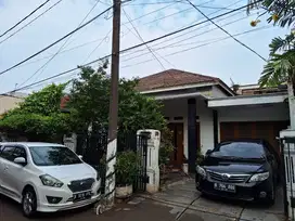 Rumah Asri dalam Komplek di Cempaka Putih Jakarta