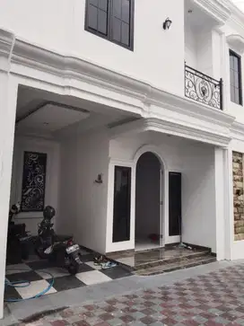 Rumh Minimalis mewah strategis di Jagakarsa Jakarta