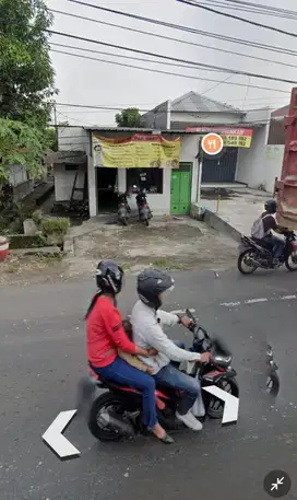 Raya driyorejo nol jalan propinsi