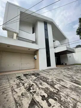 Turun Harga Dijual Rumah 10 Menit Dari Senopati, dekat ke Kemang