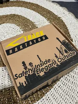 Sepatu safety Track Raktayoo