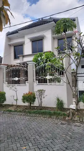 Rumah dijual 2 lantai daerah kampus brawijaya dan polinema