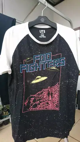 Tshirt kaos band uniqlo