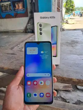 Dijual Samsung A05s mulus tanpa minus,lecet dikit bekas jellycase
