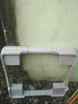 Dudukan mesin cuci