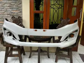 Bumper depan Ertiga putih th 2016