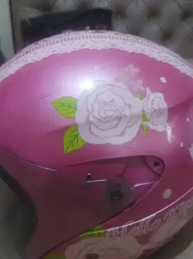 Helm wanita hello kitty