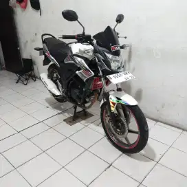 CB150R 2015 Lengkap Bagus Mesin Cakep