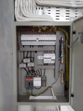 Tukang listrik konsleting & Ac