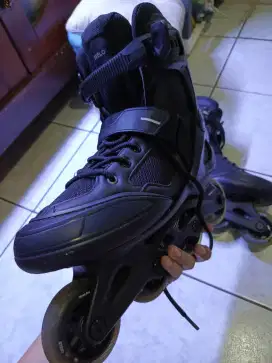 Sepatu roda dewasa  baru pakai 2 kali merk oxelo ukuran 42