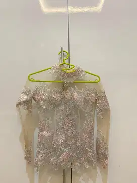 Kebaya premium mulus seperti baru