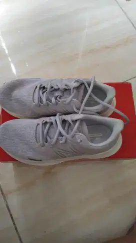 New Balance Ori Women size 37