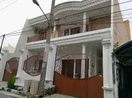 Rumah di jual Jl aries