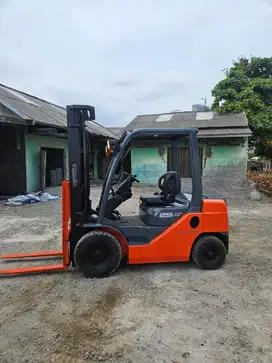 Forklift Toyota 2,5 Ton,Manual,Tiang Threelift,1DZ-II,8FD25,Tahun 2017