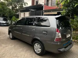 Toyota Kijang Innova 2012 Bensin