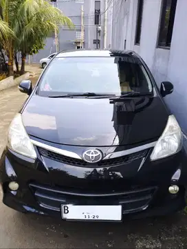 Toyota Avanza Veloz 1.5 AT Reg 2014 NIK 2013