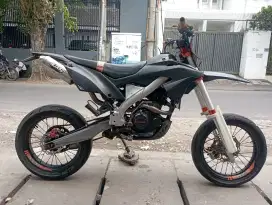 Kawasaki KLX 2015 Supermoto ganteng Mulus Jos