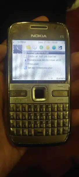 Nokia E72 gold trackpad