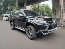 Dakar 4X4 - Pajero Sport 2.5 AT Hitam 2016