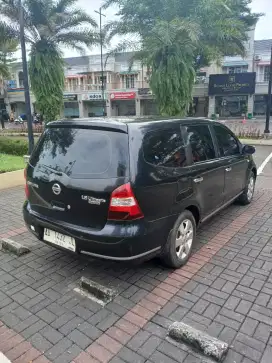 Nissan Grand Livina 1.8 Ultimate AT