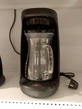 Coffee grinder with burr