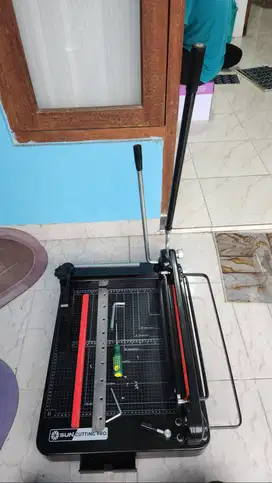 Mesin Pemotong Kertas 1 rim A3