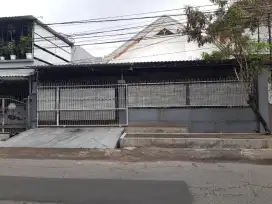 Disewaka Rumah 
Pucang Jajar