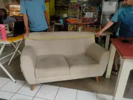 Sofa 2 sit warna krem