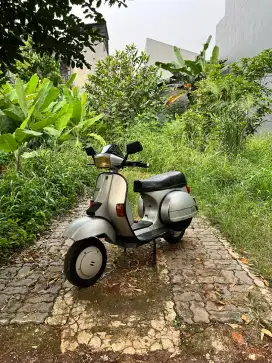 Vespa Excel 150 tahun 2000 Abu-abu zircon
