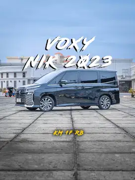 Toyota Voxy LOW KM 2023 mdl 2022