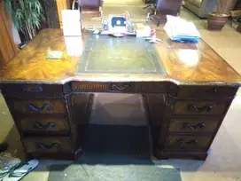 DaVinci Luxury office furniture
