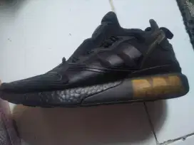 Sepatu pria adidas