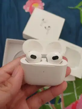 Airpods gen 3 magsafe charging case