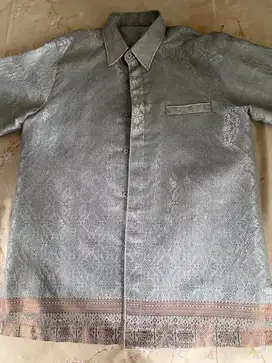 Kemeja pria motif songket